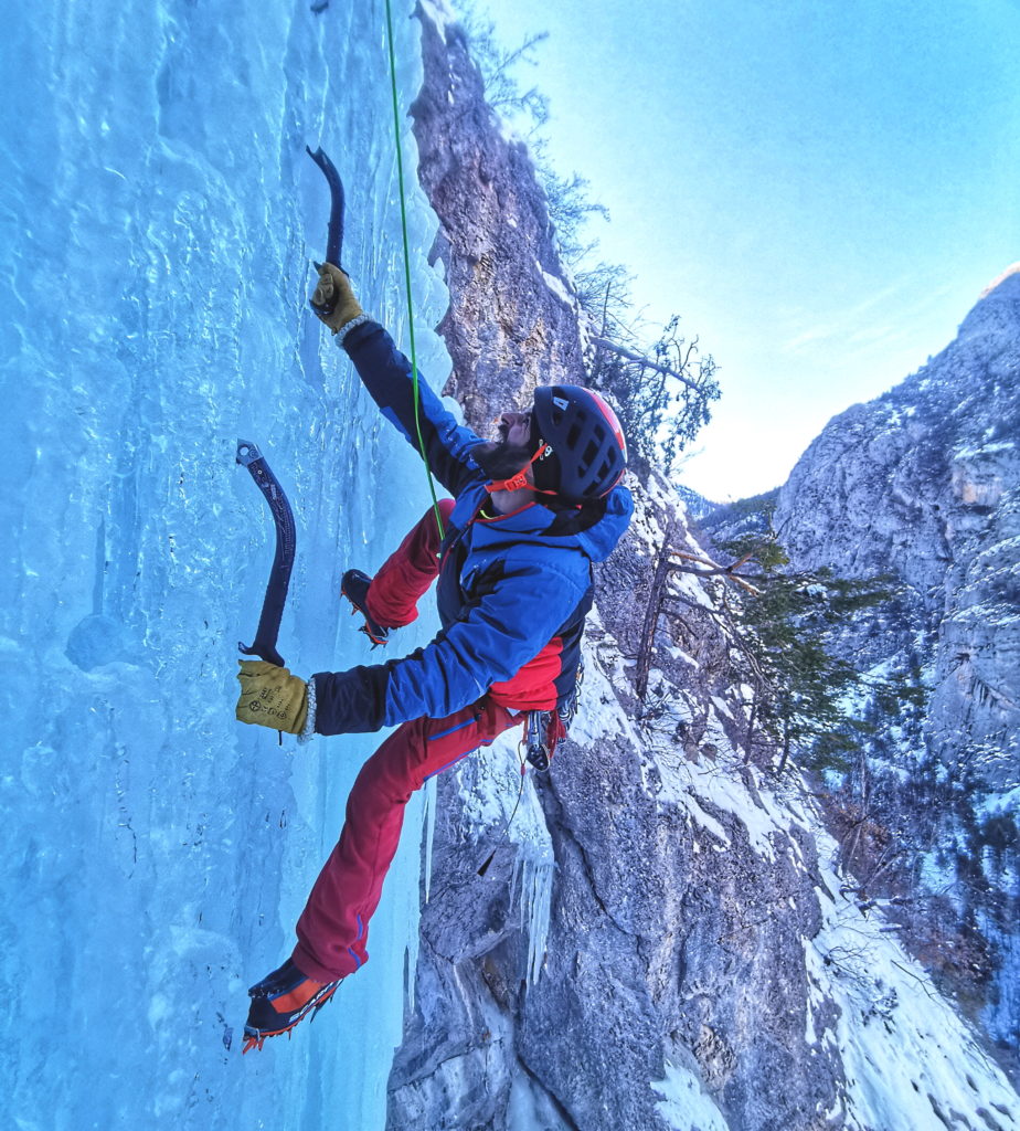 Ice climbing Haute-Alpes